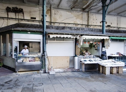 Porto waives municipal tax for market sellers till the end of 2020 1 medium Porto Market Stalls