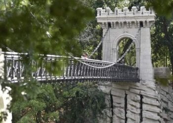 The Suspension Bridge – the Craiova Nicolae Romanescu Park’s main attraction has been renovated