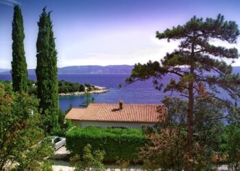 Year-round tourism model shift considered in Croatia