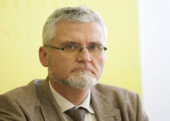 Задържаха бивш депутат заради опит да спре метрото