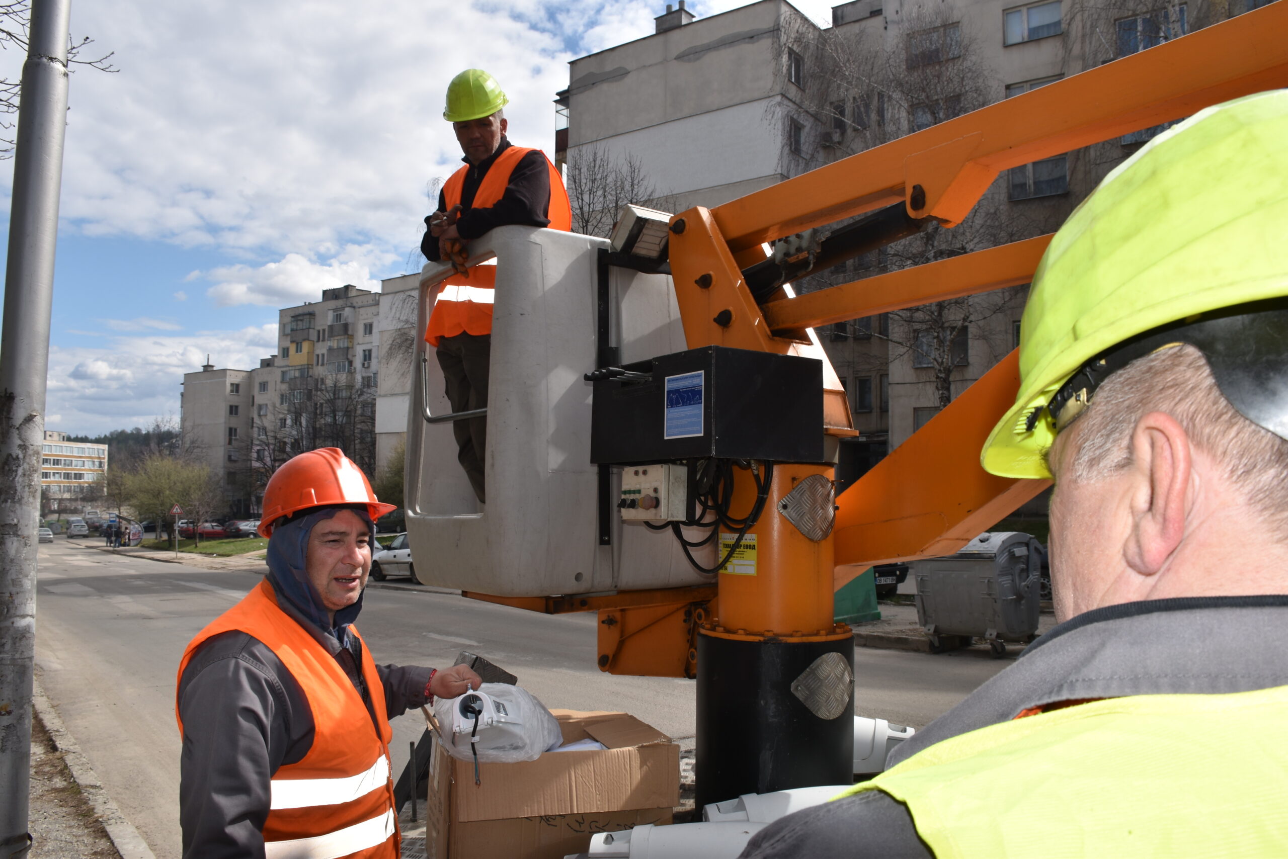 LED осветление в най-големия ловешки квартал 10 LED осветление в най-големия ловешки квартал
