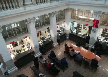 Нетърпеливи бургазлии „атакуваха” НАП в първия работен ден