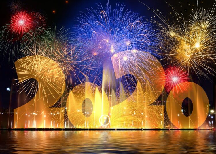 new years eve 4652544 1920
