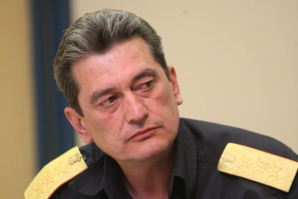 nikolow 1575x10502