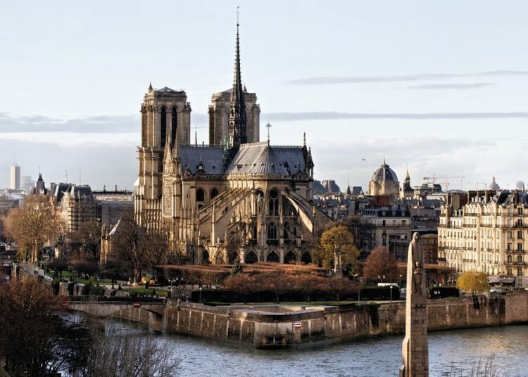 Поморие дарява 5000 евро за "Нотр Дам" 1 notre dame of paris 568858 960 720