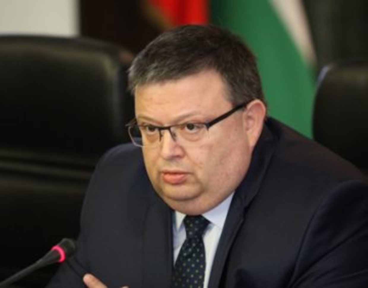 Цацаров: Екстрадират Митю Очите у нас