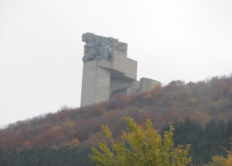 pametnik 1300 1 1
