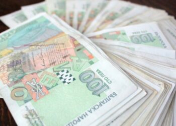 Измамници връщат пари на жертвите си с гурбет