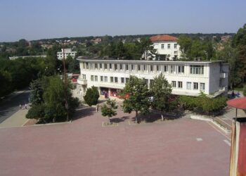 Трима се борят за кметския пост в Лозница