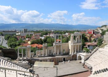 Митрополит Николай с молебен за Освобождението на Пловдив