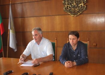 Компютри и техника за 60 деца от социални центрове в Плевен
