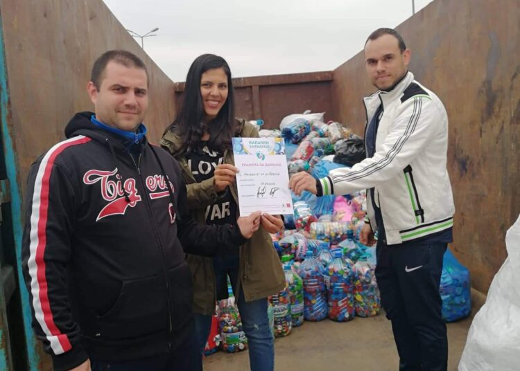 И в Левски събират капачки за болниците в малките общини 1 received 2251922155121982