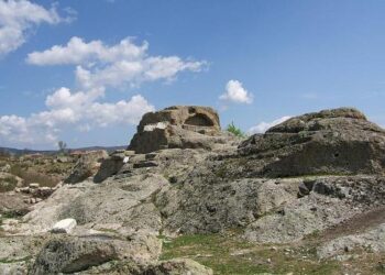 Дичо и нестинарски танци в “Нощта на Орфей” край Татул