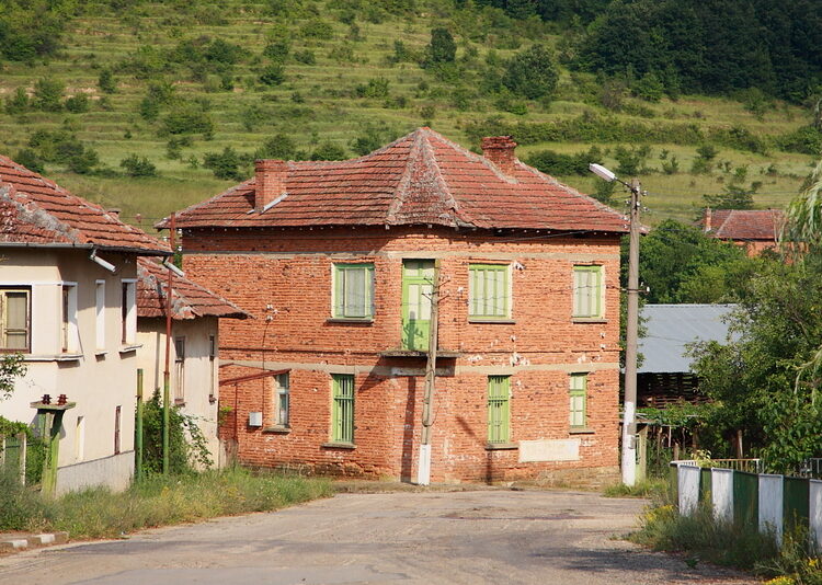 Берковско село посвети чешма на четири майки 1 selo bistrilica