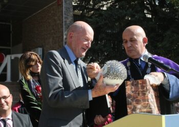 Показаха на Симеон оригинала на “Време разделно”