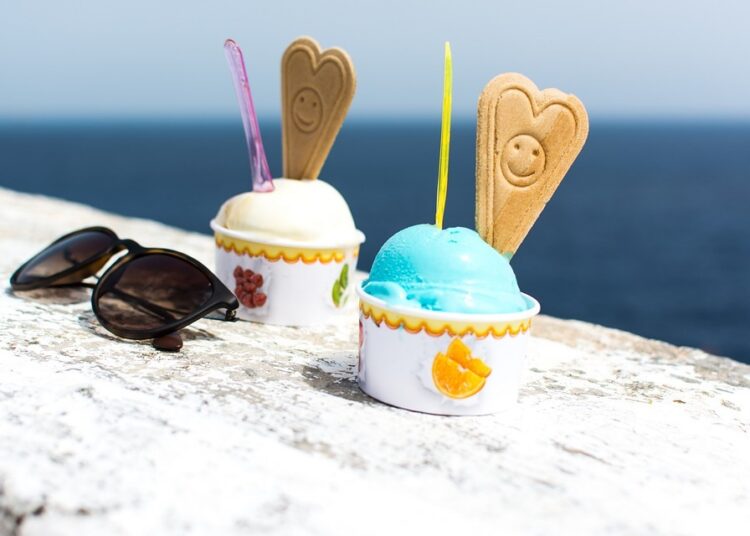 Голяма юлска жега и днес 1 smurf ice cream 993531 960 720 3
