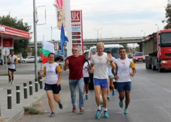 Заместник-кмет бяга със състезателите от световния пробег