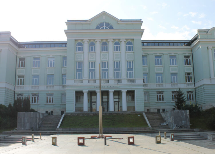 Правят фонтан пред Съдебната палата в Шумен 1 sud