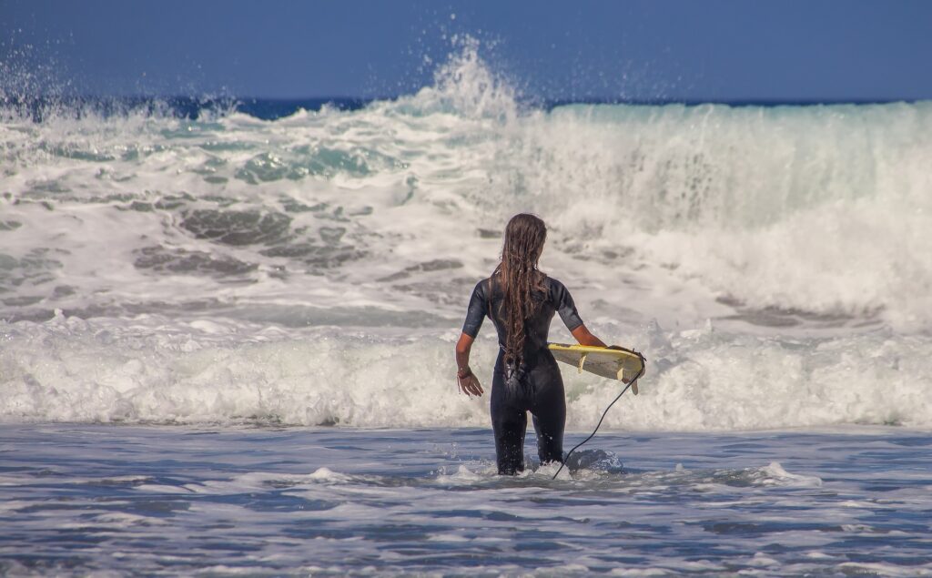 surfer 3729052 1920