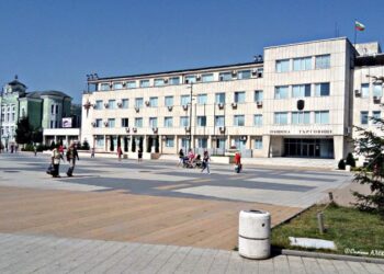 Търговище забранява коли по тротоарите