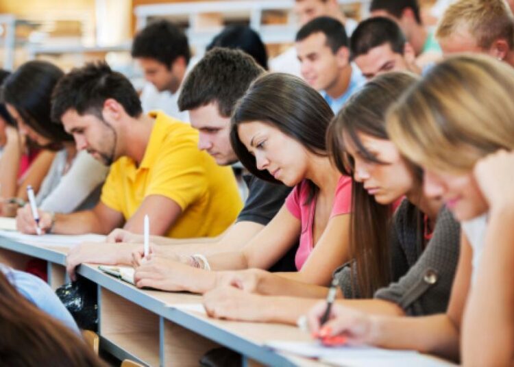 thumb 890x0 students 1 3