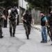 Атентатори самоубийци взривиха полицаи в Турция