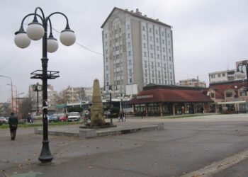 Видинчани посрещат 2017 г. в Зайчар с жива музика и пищна трапеза