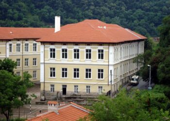 Училищата под Царевец готови за зимата