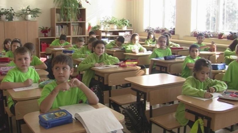 Ученици в Мездра с униформи по тяхно желание