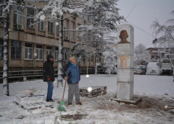 Издигнаха паметник на първия кмет на Монтана