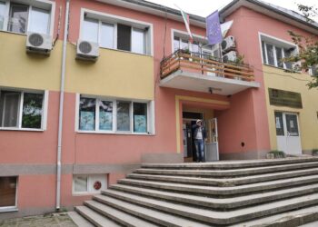 Неделно училище за молитви събира деца и родители