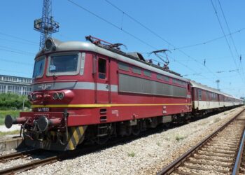 Задържаха над 50 нелегални мигранти във влак