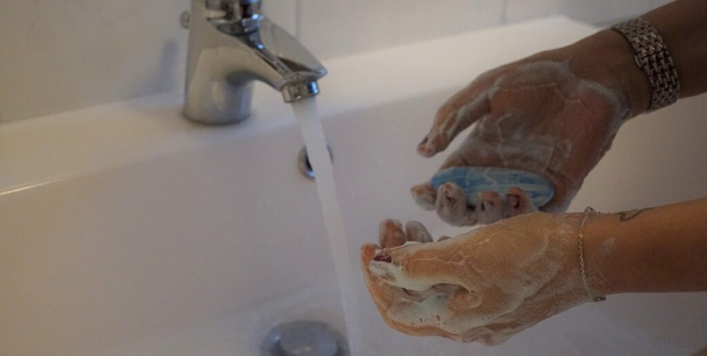 191 починали и над 2500 излекувани за денонощието 1 wash hands 4925790 1920
