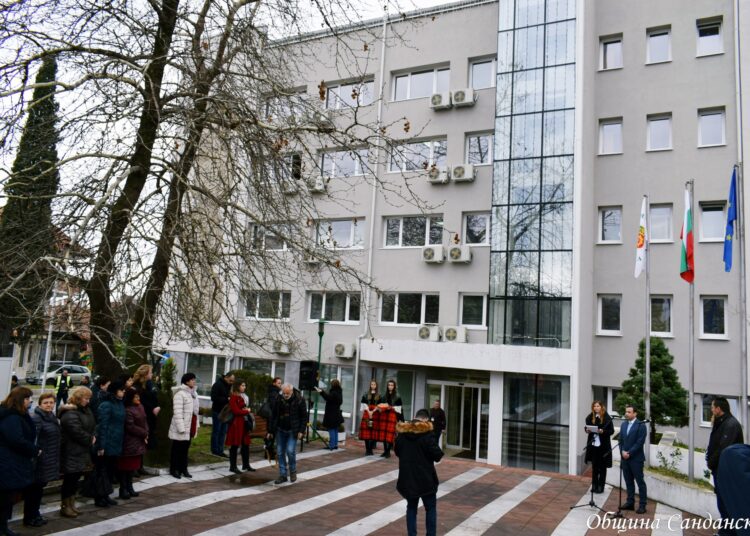 Отпуснаха 4000 лв. на семейство за ремонт на къща след пожар 1 Сандански 14
