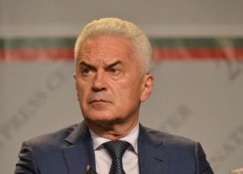 Сидеров: Акциите на Симеонов по морето пречат на бизнеса и гонят туристи