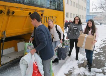 Акция спаси многодетно семейство, останало без дом