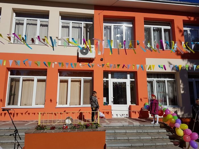 Общината в Кюстендил обнови 3 забавачки