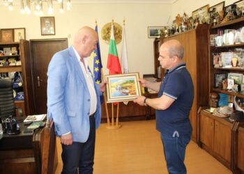 „Екопак“ ще подари две нови детски площадки на Русе