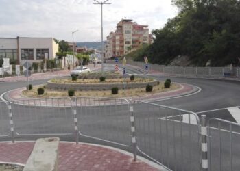 Санданчани чистят пътя за Гърция, квартал и гробищен парк