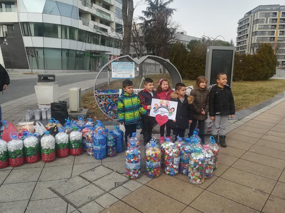 „Голямото сърце” на Бургас събра 10 тона капачки за рециклиране 