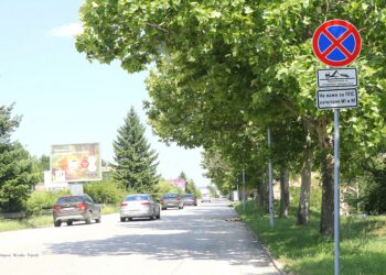 Ограничиха паркирането на камиони по булевард във Велико Търново