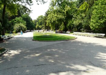 Британско парти с жива музика и лазери правят в Търново