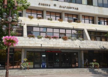 Съветник атакува кмет, обвини го в безхаберие