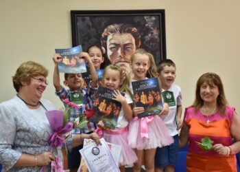 Малките таланти от “Чучулига” гостуваха на кмет