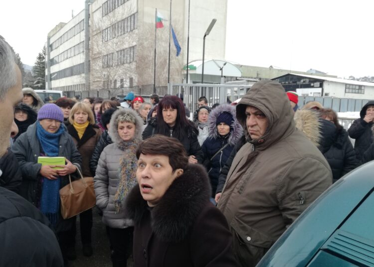 Италианец пък излъга дупнишките шивачки за заплати 1 шивачки 1