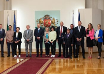 Изявени спортисти получиха Почетния знак на президента