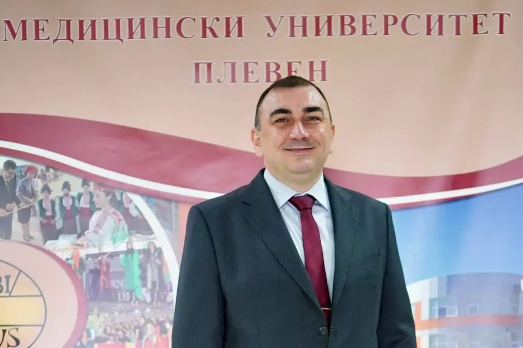 От общо 206 делегати, 201 са гласували за него