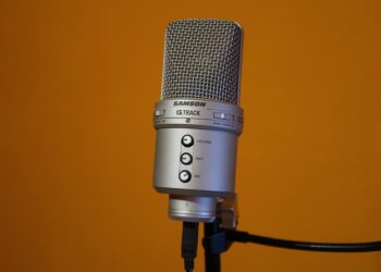 Радио дарява на музей гласовете на поети и интелектуалци