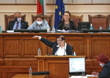 Зайкова отново ще е в листите на предстоящите избори.