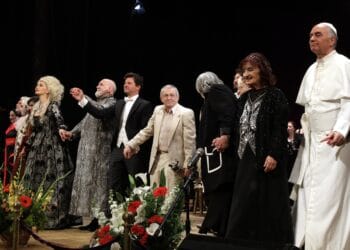 Голямата награда “За цялостен принос към театралното изкуство“ - „Аскеер 2021” драматурга Стефан Цанев, режисьора Красимир Спасов и актьора Стефан Мавродиев (в средата)